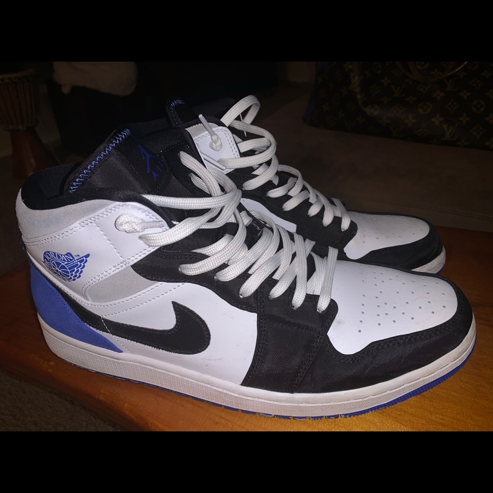 Jordan 1 mid royal SOLD